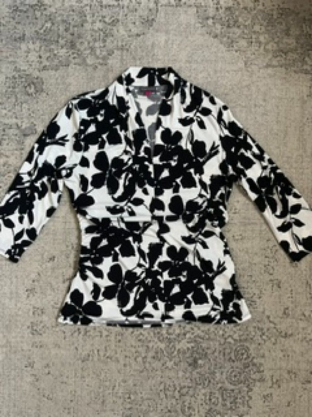 🧡3/$15 Vince Camuto White Black Floral 3/4 Sleeve V-Neck Blouse Women's L